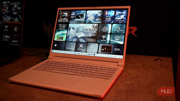 Acer Nitro V 14 AI gây ấn tượng mạnh mẽ với hiệu năng vượt trội.