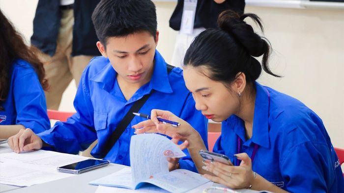 Điểm chuẩn khối D03 tại các trường học