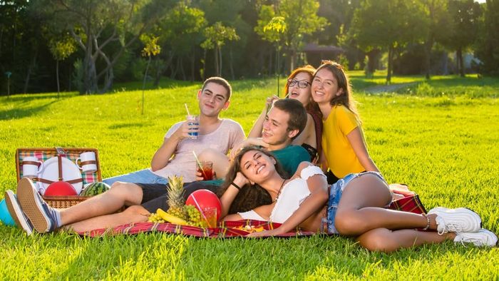 Cách tạo dáng chụp ảnh nhóm 5