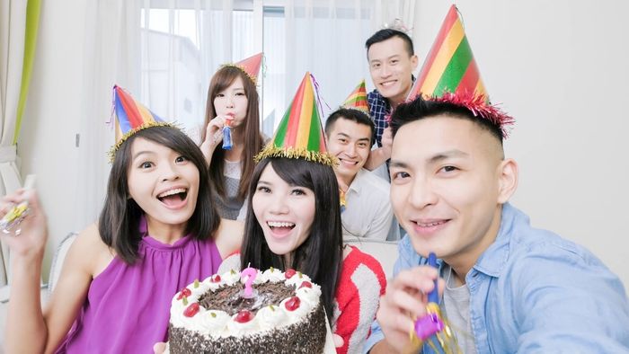 Cách tạo dáng chụp ảnh nhóm 7