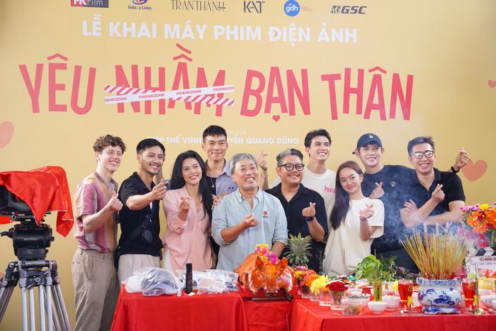 Yêu Nhầm Bạn Thân quy tụ những cái tên nổi bật trong ngành điện ảnh, hứa hẹn mang đến một sản phẩm chất lượng.