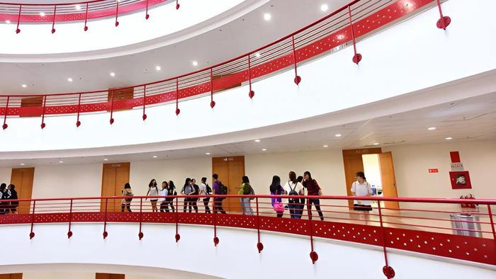 Học phí tại NEU có sự thay đổi hàng năm, tuy nhiên vẫn được đánh giá ở mức trung bình so với các trường khác.