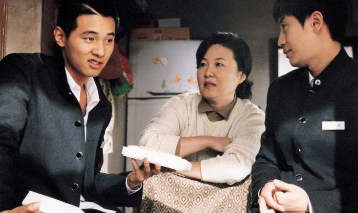 Cửa hàng cho thuê áo dài cưới hỏi Hoàng Wedding tại TP. Bến Cát