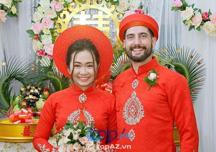 Phương Thảo Studio tọa lạc tại TP. Long Khánh, nơi cung cấp dịch vụ cho thuê áo dài cưới hỏi chất lượng.