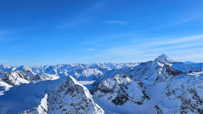 Núi Titlis hùng vĩ tại Thụy Sĩ
