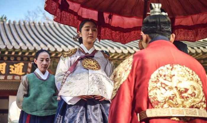 Kingdom (2019) là một trong các dự án phim và chương trình truyền hình đáng chú ý với sự góp mặt của Kim Hye-Joon.