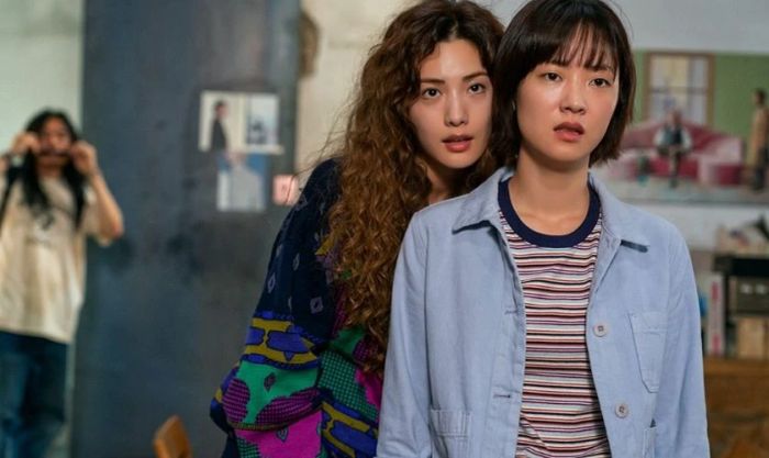 Lỗi Ký Ức – Glitch (2022) là một bộ phim và chương trình truyền hình có sự tham gia của Nana, đưa người xem vào những tình huống kỳ bí đầy bất ngờ.
