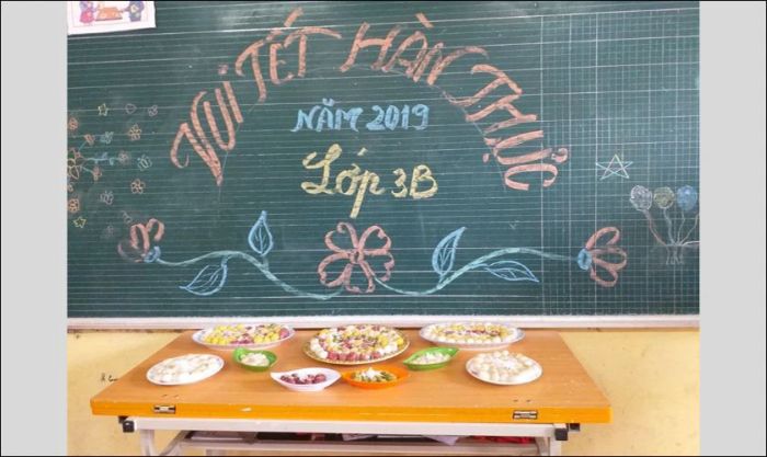 Trang trí bảng Tết Hàn Thực với những hình ảnh hoa lá đẹp mắt, tạo không khí đón Tết vui tươi