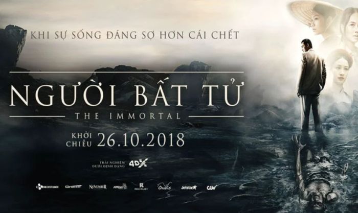 Người Bất Tử gây ấn tượng mạnh mẽ nhờ khả năng diễn xuất tuyệt vời của các diễn viên chính.