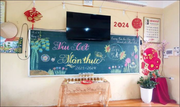 Trang trí bảng Tết Hàn Thực với hình ảnh cây tre – một biểu tượng quen thuộc, thể hiện sự kết nối giữa truyền thống và hiện đại.