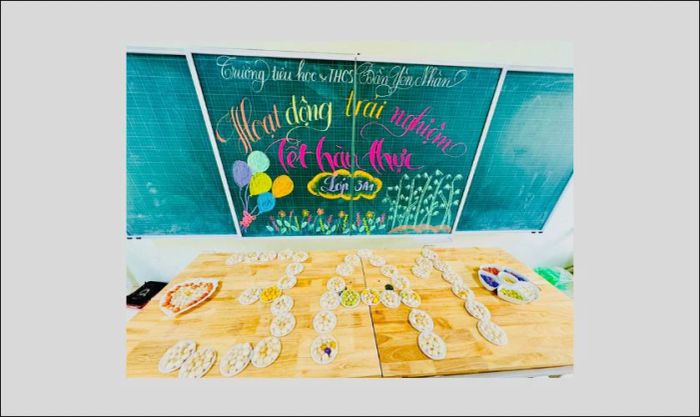 Tham khảo mẫu trang trí bảng vừa đơn giản lại vừa đẹp mắt.