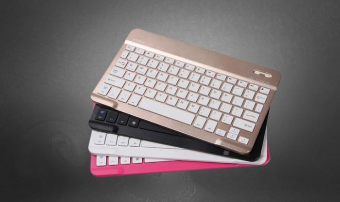 Lựa chọn tặng những phụ kiện bàn phím không dây độc lập sẽ là món quà lý tưởng