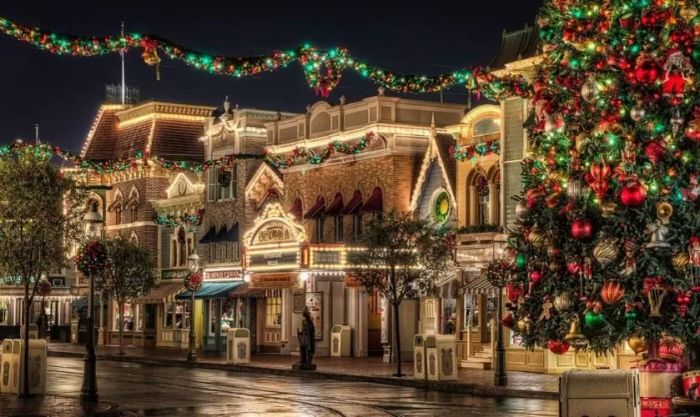 Phố đêm Giáng sinh lung linh ánh đèn