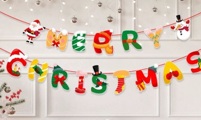 Kiểm tra lại tổng thể, điều chỉnh vị trí nếu cần thiết để đảm bảo các chữ cái được bố trí cân đối và nổi bật.