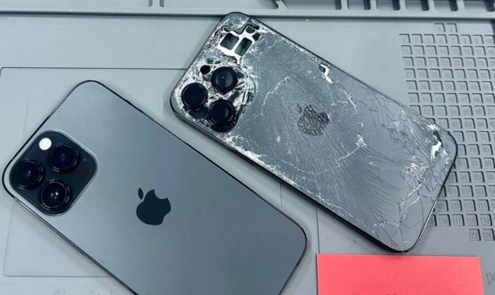 Dịch vụ thay kính lưng iPhone 15 - Cyber Monday deals với nhiều ưu đãi hấp dẫn cho khách hàng đặt trước