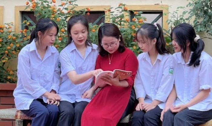 Lời chúc Tết dành cho thầy cô giáo cũ nhân dịp năm mới đầy xúc động và ý nghĩa.