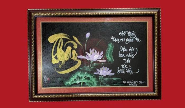 Thư pháp Thầy kết hợp với hình ảnh hoa sen thanh thoát