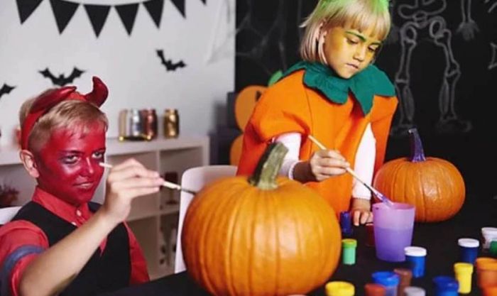 Trò chơi Halloween dành cho trẻ em - Vẽ trang trí bí ngô