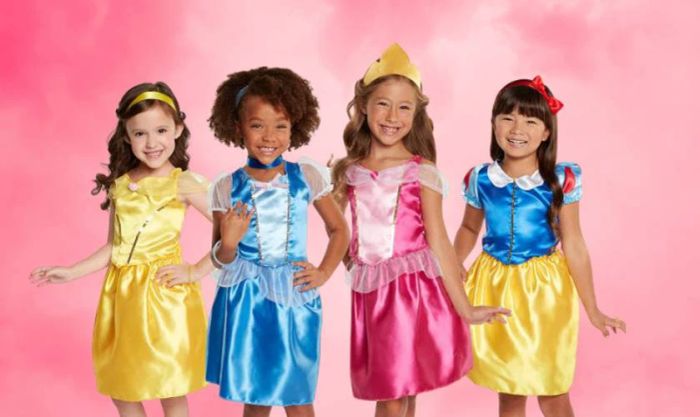 Hóa trang Halloween cho bé gái thành nàng công chúa lộng lẫy