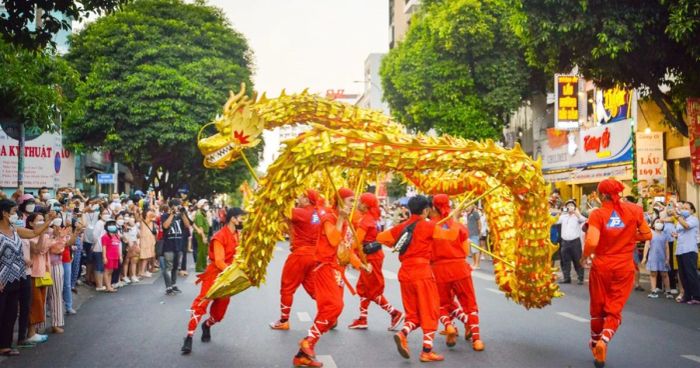 Điểm khác biệt của múa lân Trung Thu so với múa lân Tết Nguyên Đán.