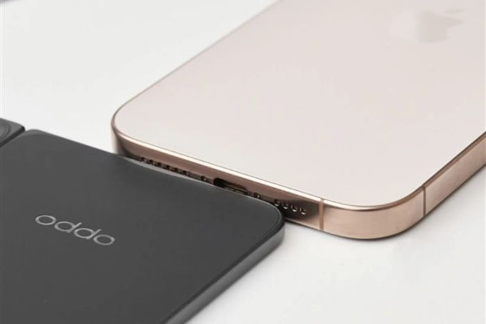 OPPO Find N5 so với iPhone