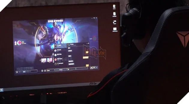 Keria tiếp tục có hành động gây chú ý khi tương tác với Zeus, khiến những người yêu thích anh phải suy ngẫm và có những cảm xúc lẫn lộn.