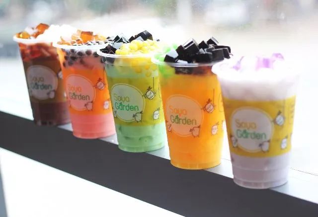 Saigon Plastic Cups Image 1