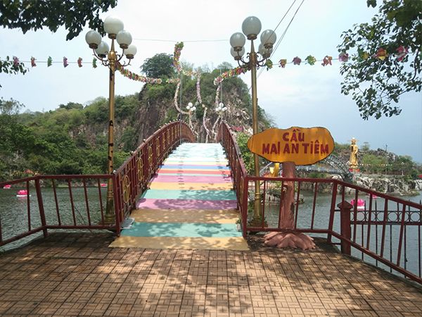 Ong Thoai Lake – Thoai Son Image 1