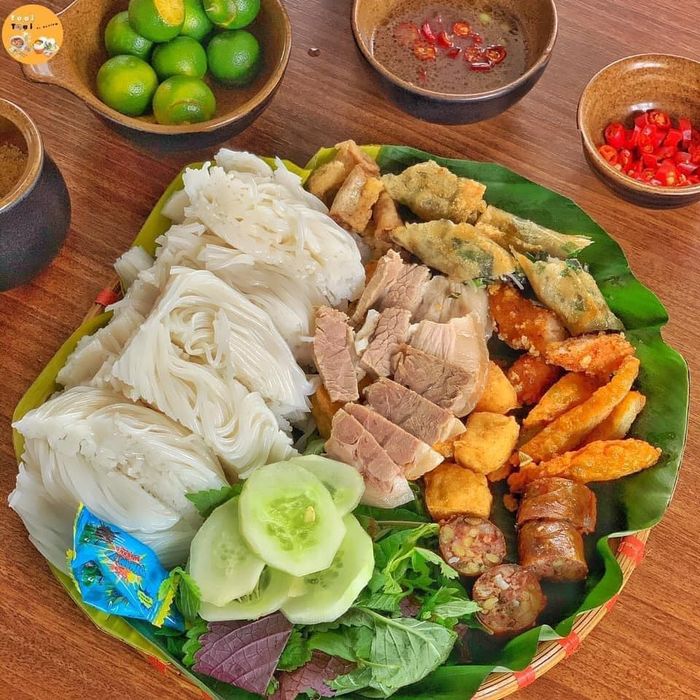 Bún Đậu Phố Cổ image 1