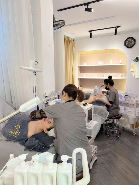 The first image of MEI Kore Beauty showcases its stunning and professional environment, setting the tone for an exceptional beauty experience.