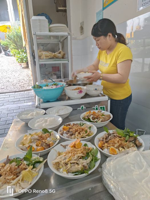 Lien Wet Cake with Chicken Organs 44 Tang Bat Ho - Image 1