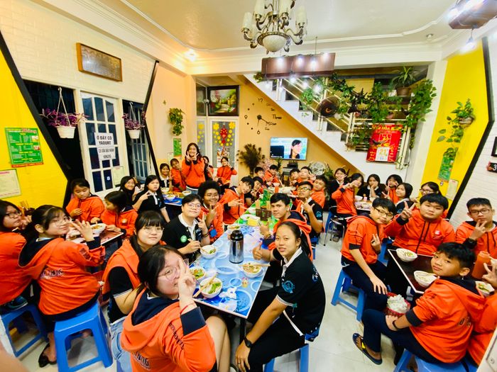 Hang Wet Cake with Chicken Organs - Image 2