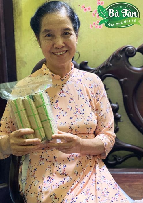 People's Artist Ngọc Tản with Processed Meat Product Image 3
