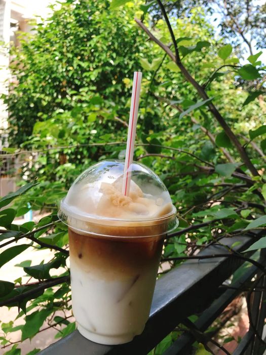 Coffee at the café - Image 3