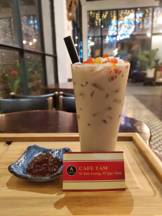 Bubble tea at the cafe - image 1