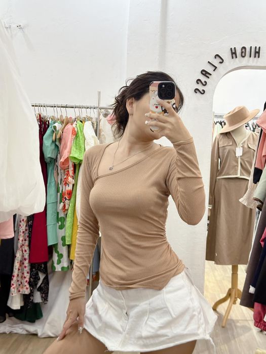 BƯỚM Thrift Store Consignment image 2