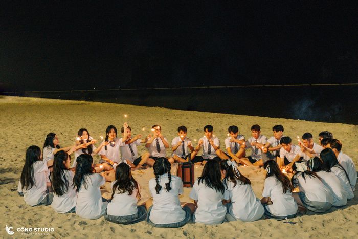 Graduation photoshoot at Cộng Studio - Photo 1