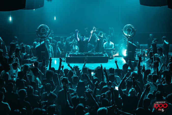 1900 Le Théâtre Bar image 1