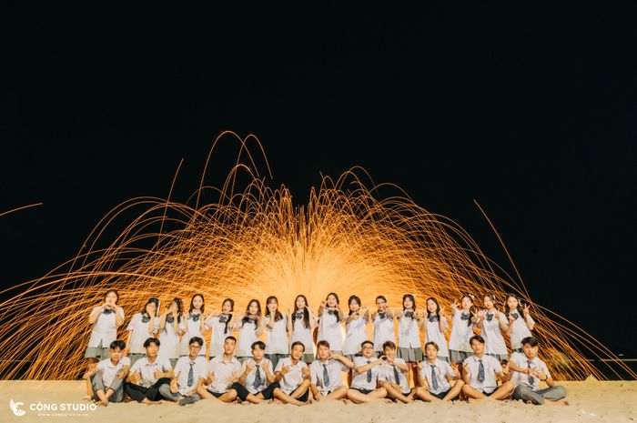 Graduation photoshoot at Cộng Studio - Photo 1