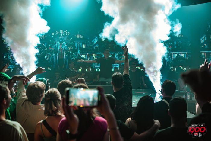 1900 Le Théâtre Bar Image 1