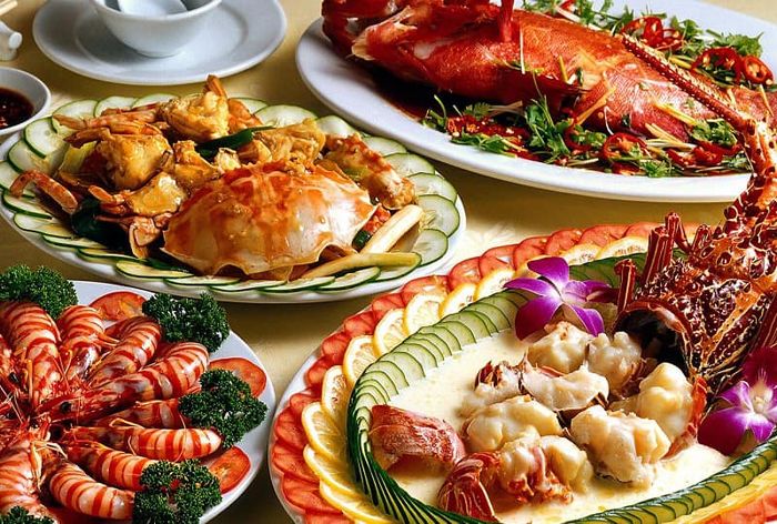 Xom Vang Seafood Image 1