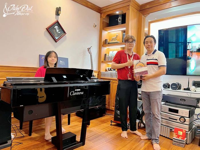 Tiến Đạt Musical Instruments Image 1
