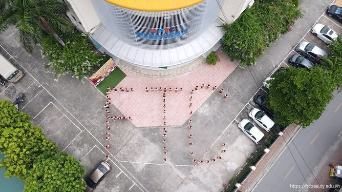 Hanoi College of Foreign Languages and Technology Image 2