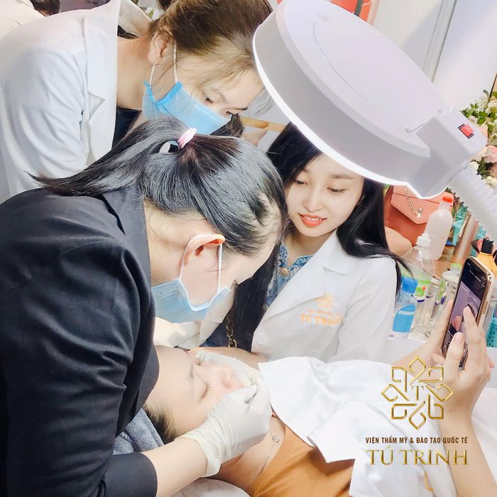 Tú Trinh Aesthetic Academy Photo 1