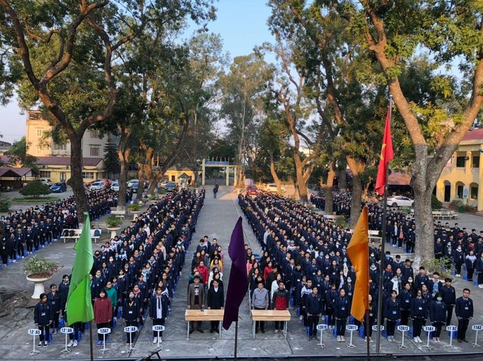 Duong Xa High School Photo 1