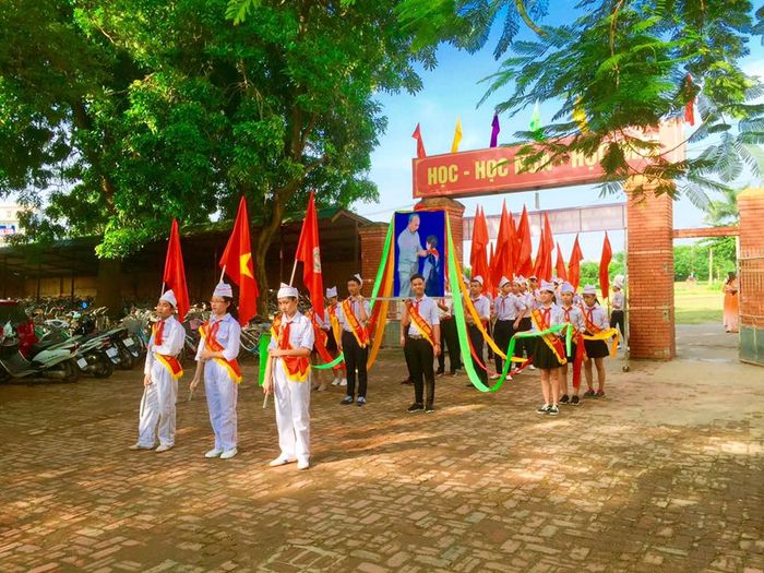 Tien Phong Secondary School Image 1