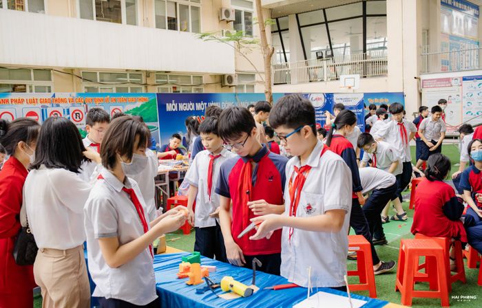 Mỹ Đình 1 Secondary School Image 2