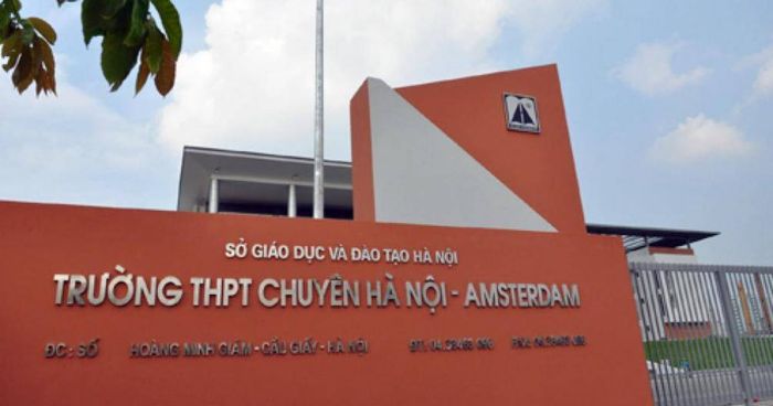 This image offers a glimpse of the Hanoi - Amsterdam Specialized High School, showcasing its remarkable reputation in educational excellence.