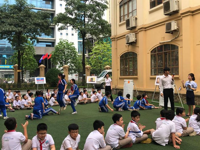 Nguyễn Siêu Secondary and High School Image 2