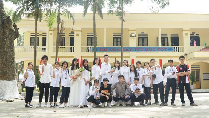 Duong Xa High School Photo 3